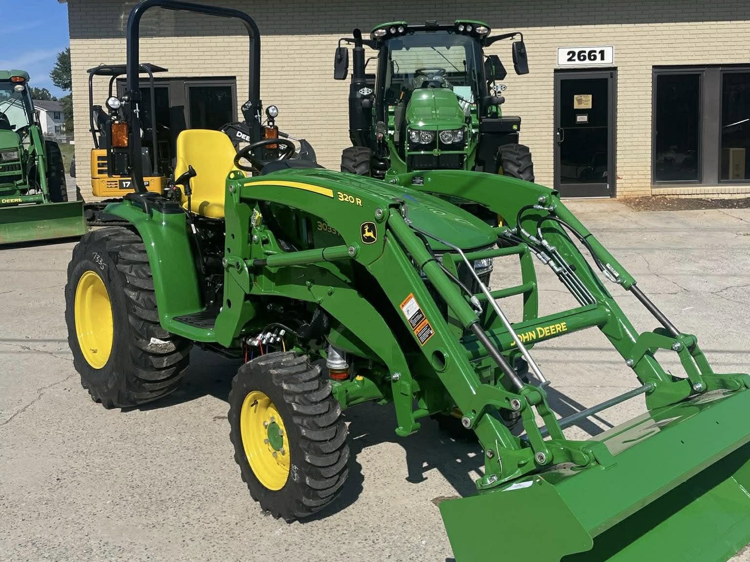 2025 John Deere 3033R Image 1
