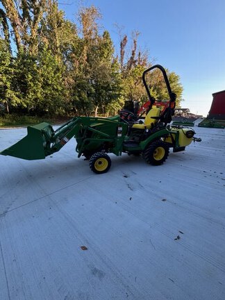 Photo of 2018 John Deere 1025R