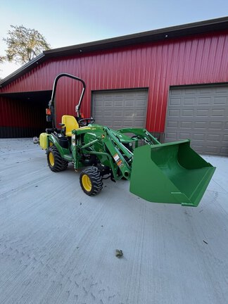 Photo of 2018 John Deere 1025R