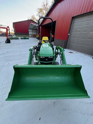 Photo of 2018 John Deere 1025R
