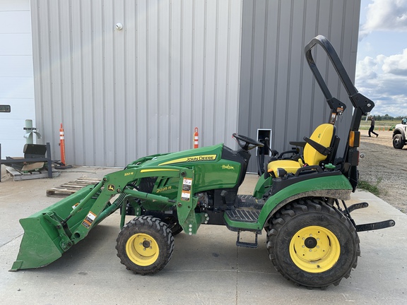 Photo of 2022 John Deere 2025R