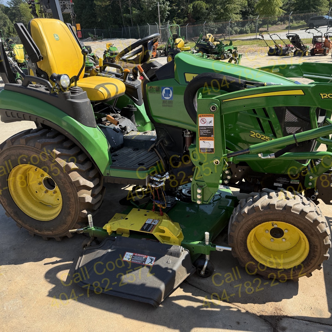 2024 John Deere 2025R Image 4