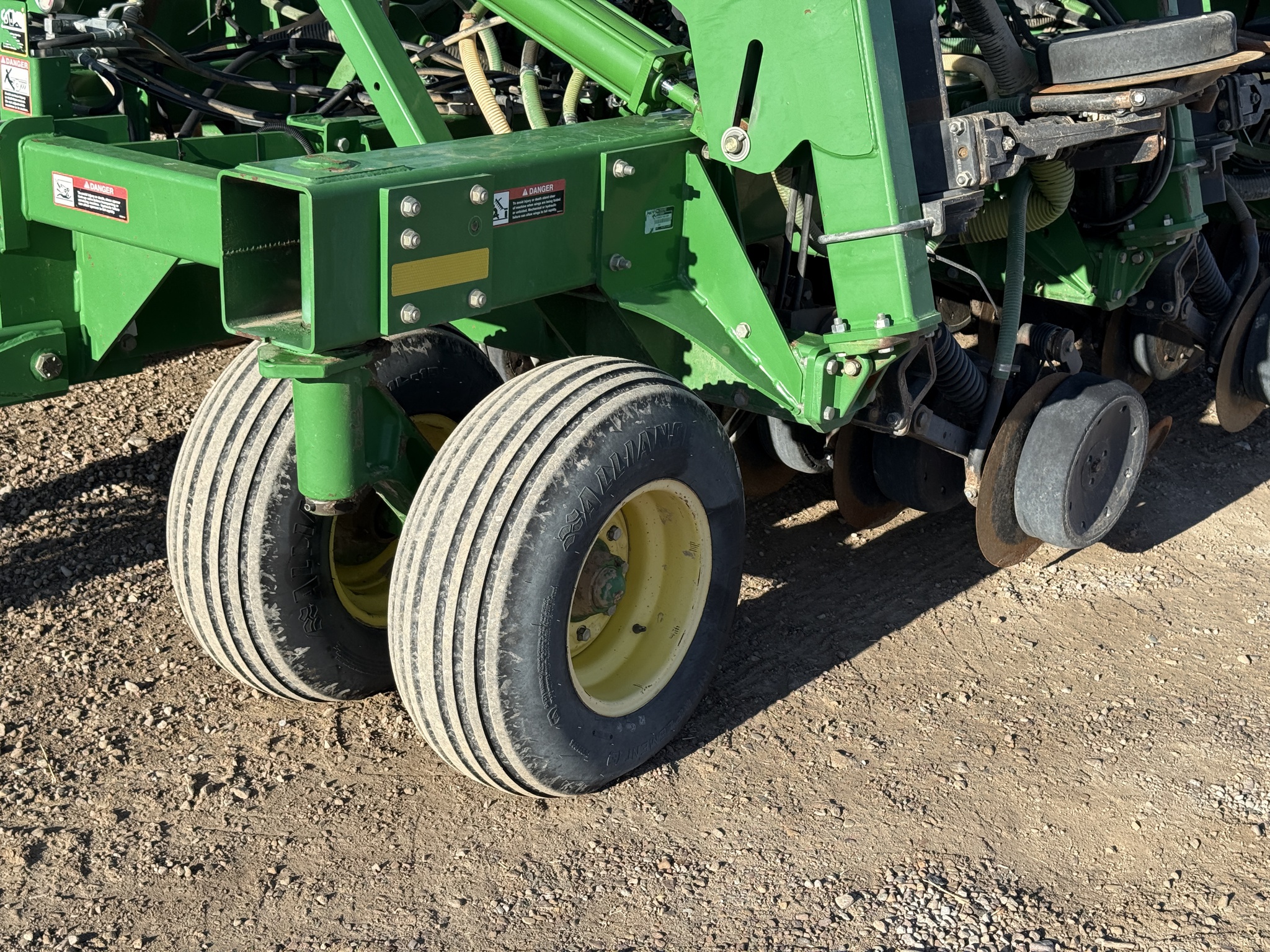 2010 John Deere 1895 Image 12