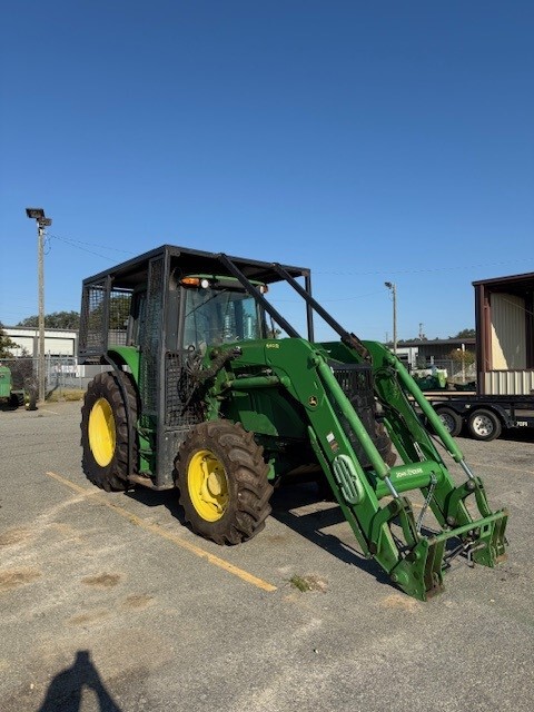 2016 John Deere 6120M Image 3