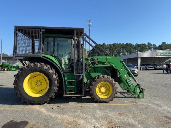 2016 John Deere 6120M-4