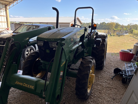2015 John Deere 5075E Photo 2