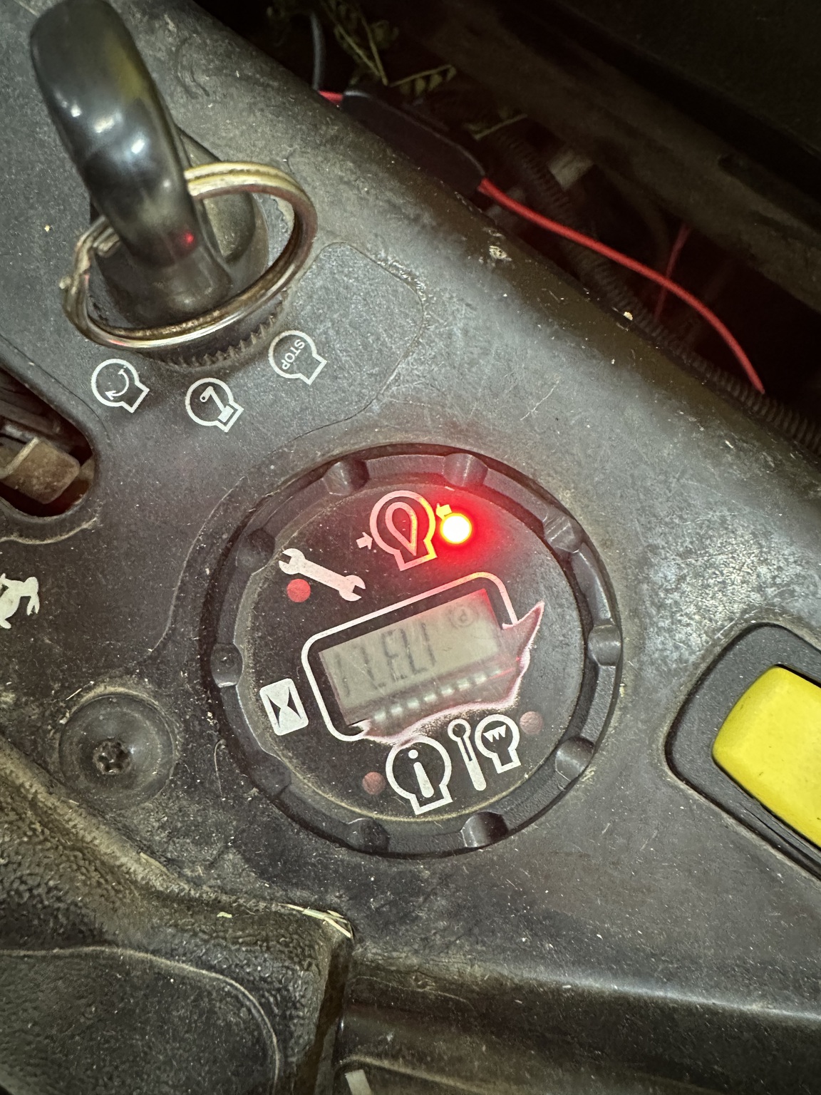 2022 John Deere Z930R Image 9