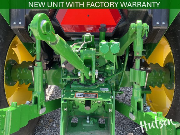 Photo of 2024 John Deere 5067E