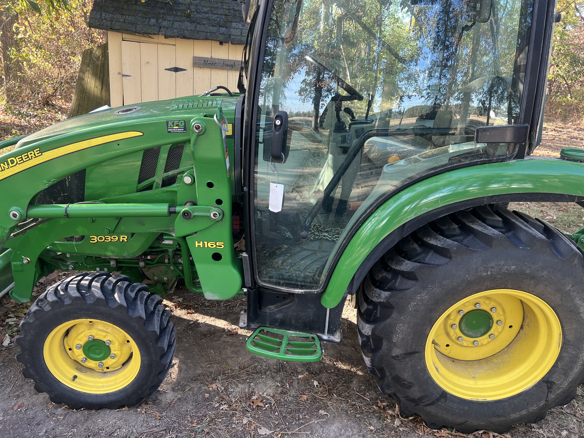 2016 John Deere 3039R Image 2