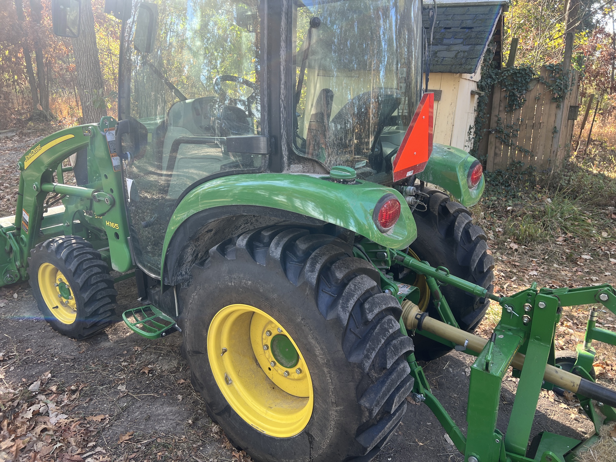 2016 John Deere 3039R Image 3