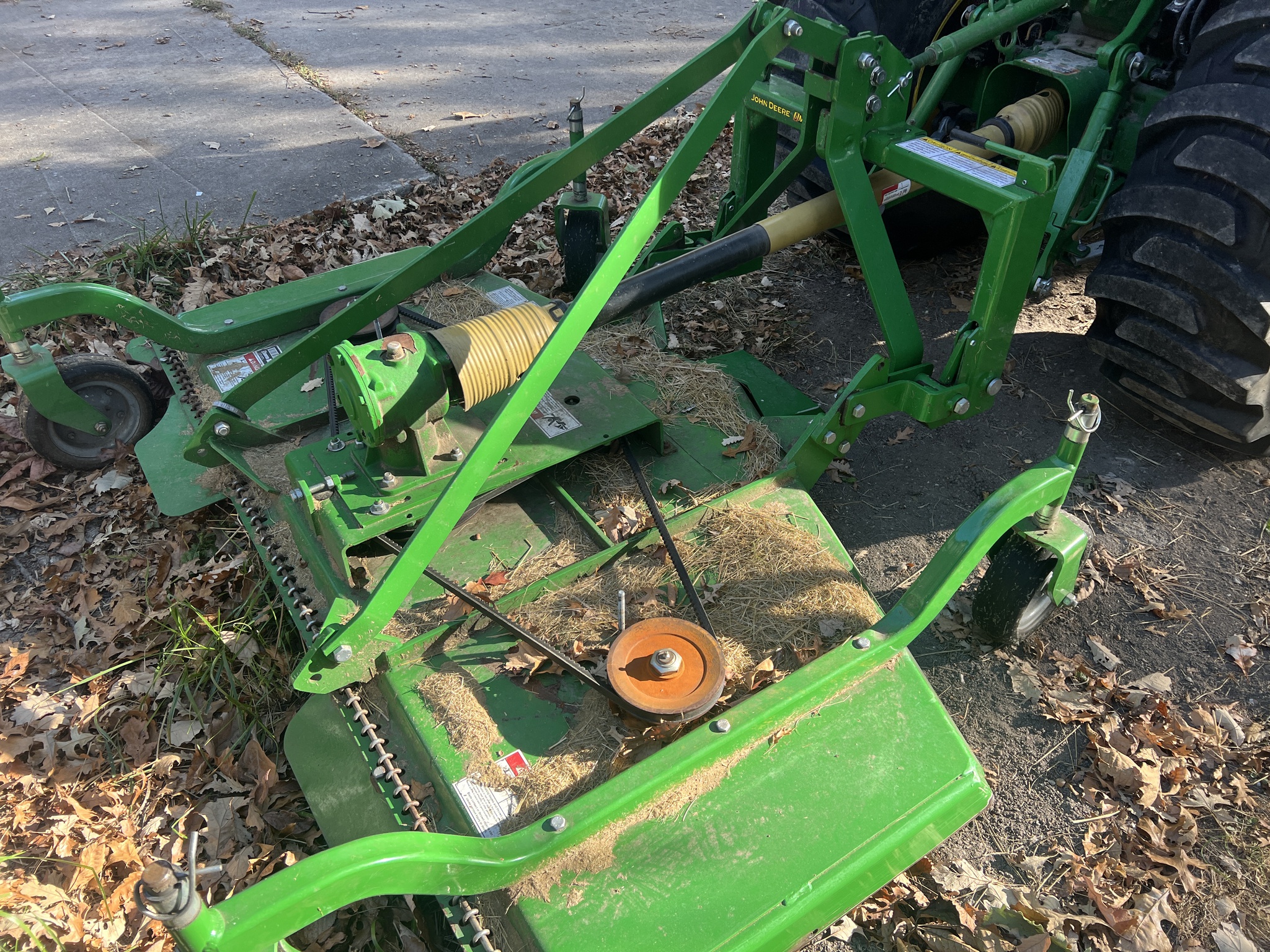 2016 John Deere 3039R Image 12