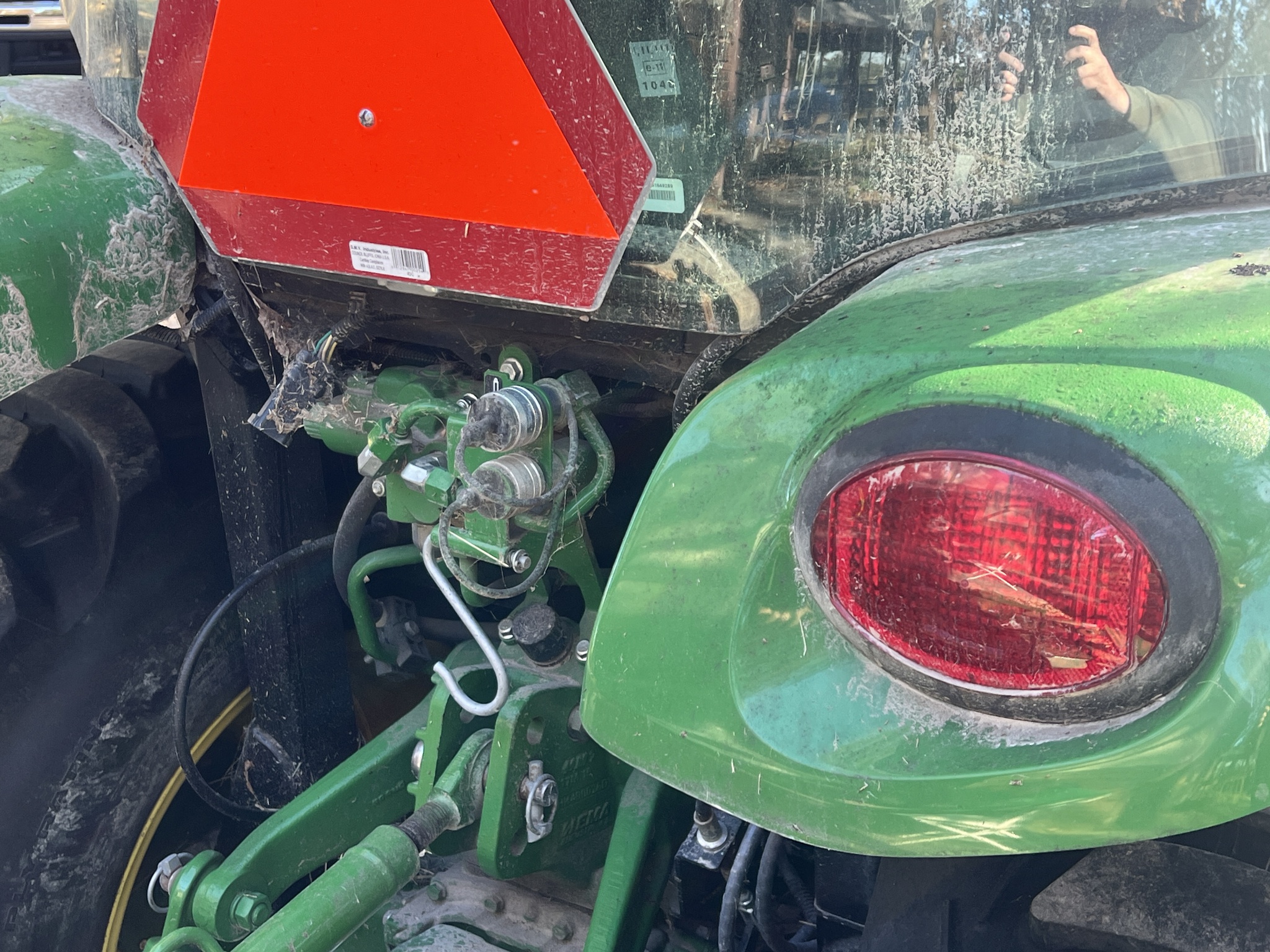 2016 John Deere 3039R Image 9
