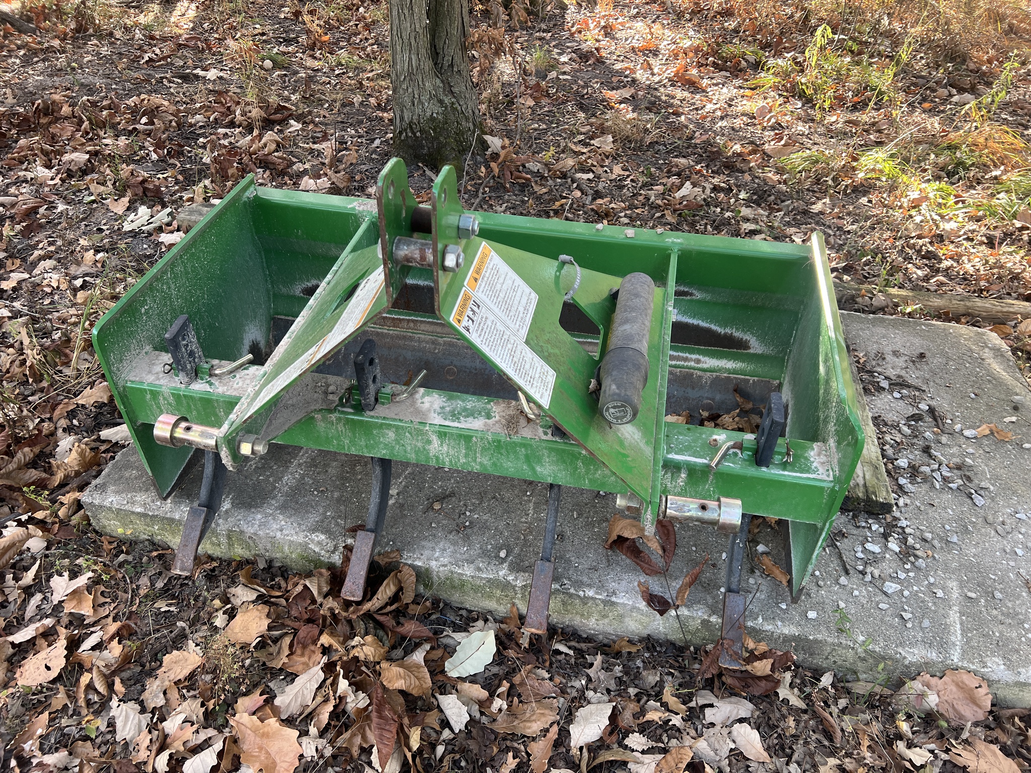 2016 John Deere 3039R Image 16