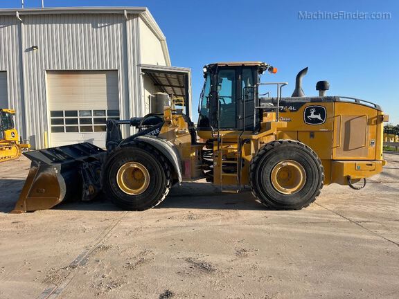 744 X-Tier | Wheel Loader | John Deere