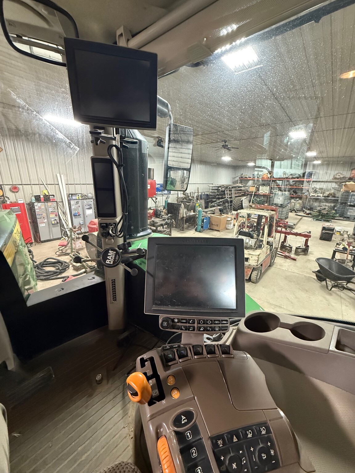 2017 John Deere 9620RX Image 10