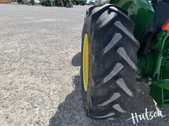 Photo of 2022 John Deere 5065E
