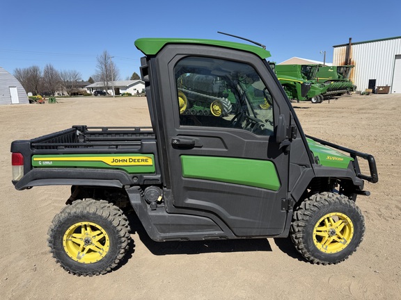 2022 John Deere XUV 835R - Photo2