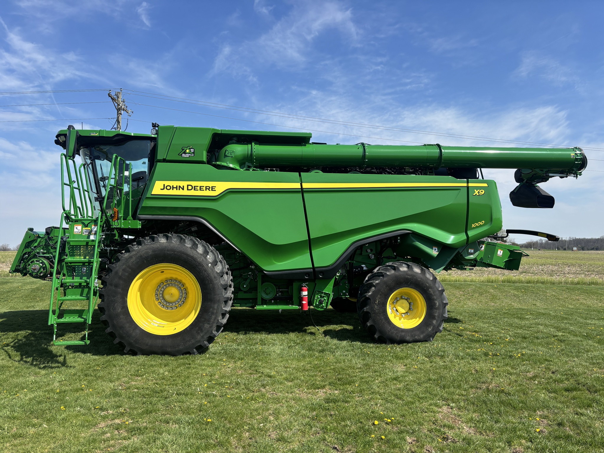 Used 2022 John Deere X9 1000 Combines at Koenig Equipment in Oxford, OH - PhotoXL2