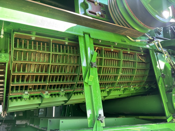 Used 2022 John Deere X9 1000 Combines at Koenig Equipment in Oxford, OH - Photo25