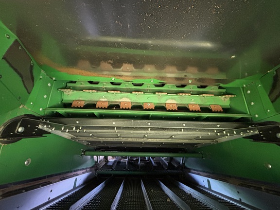 Used 2022 John Deere X9 1000 Combines at Koenig Equipment in Oxford, OH - Photo28