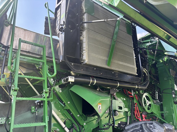 Used 2022 John Deere X9 1000 Combines at Koenig Equipment in Oxford, OH - Photo31