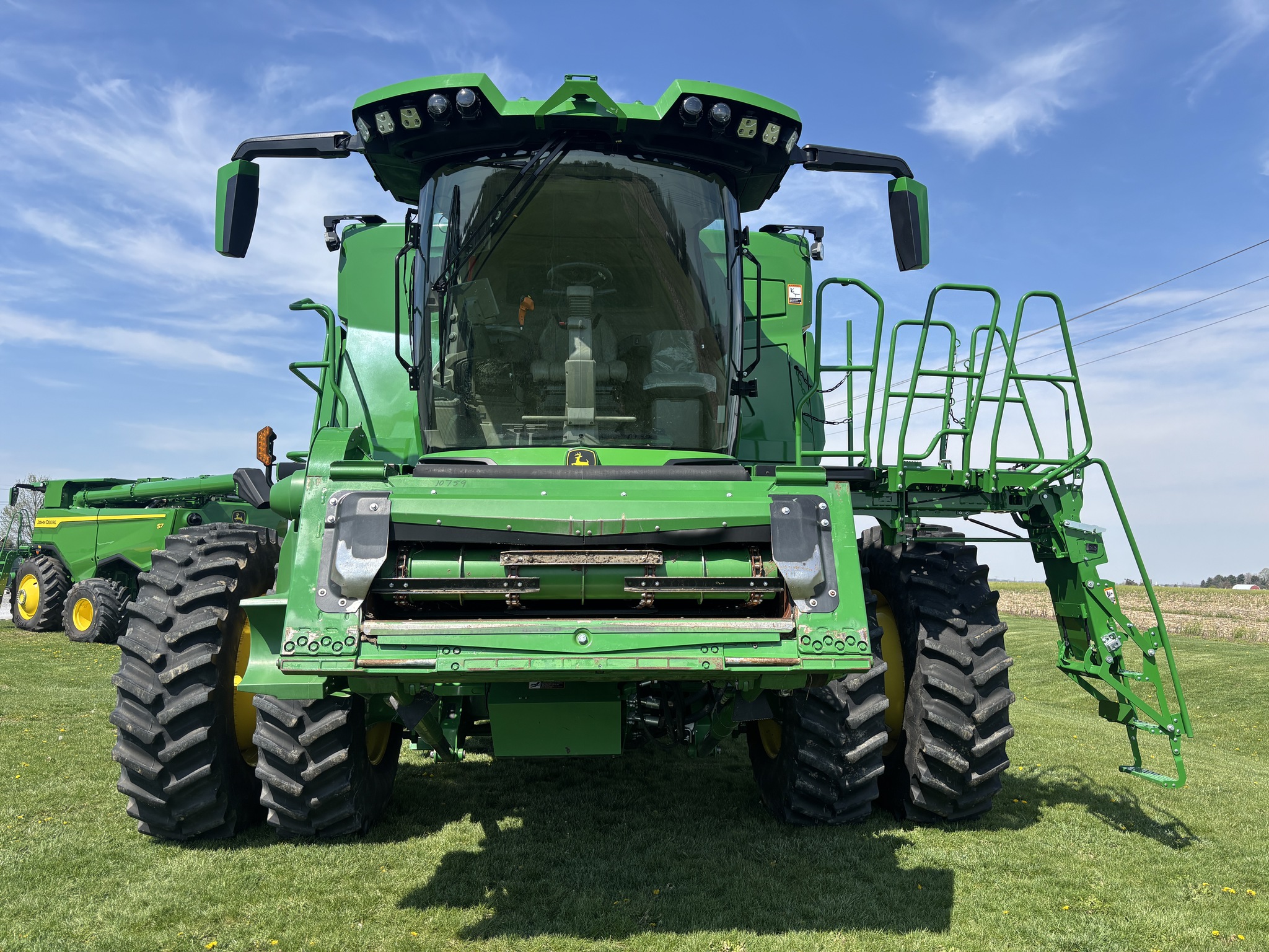 Used 2022 John Deere X9 1000 Combines at Koenig Equipment in Oxford, OH - PhotoXL7