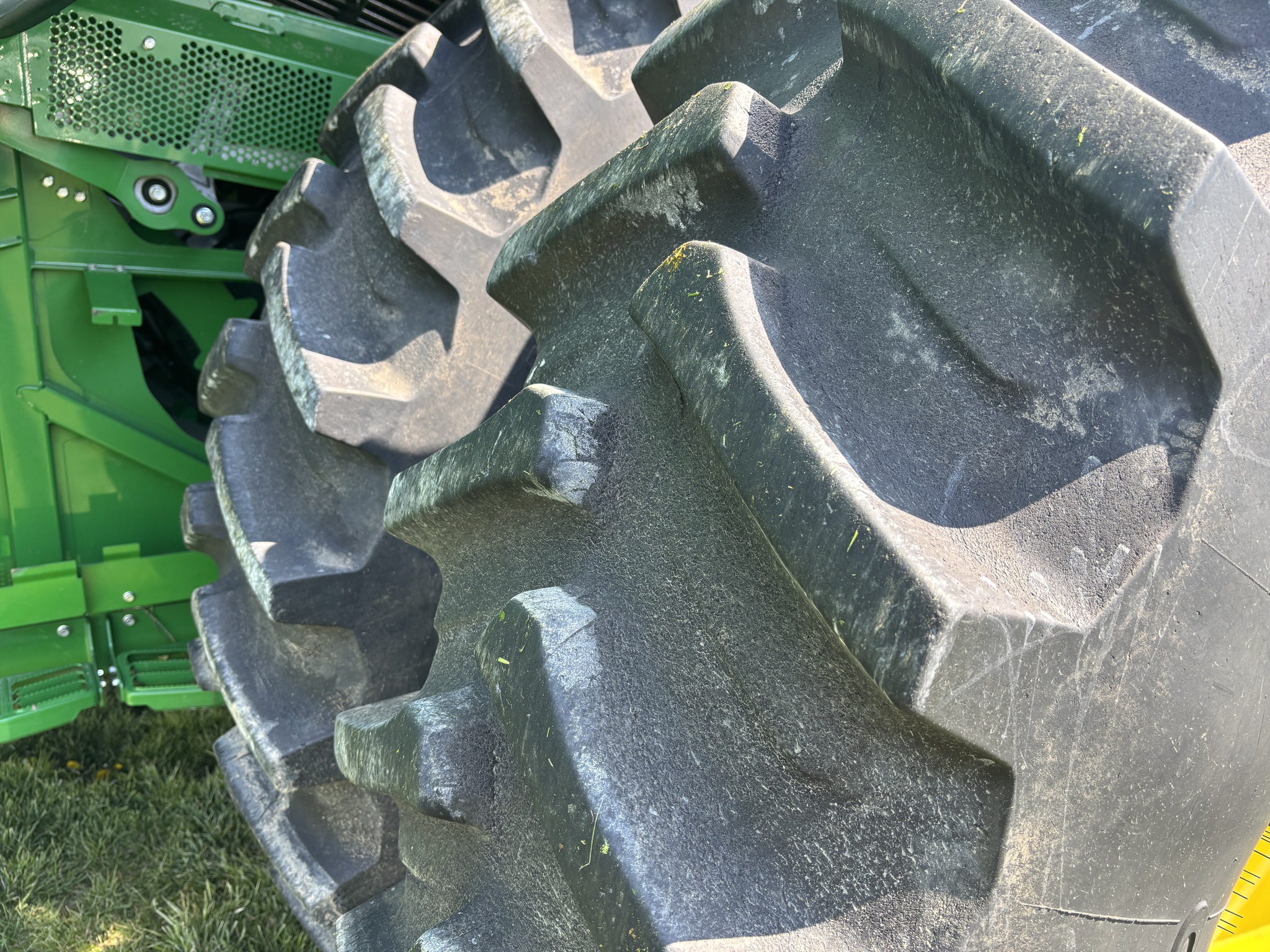 Used 2022 John Deere X9 1000 Combines at Koenig Equipment in Oxford, OH - PhotoXL16