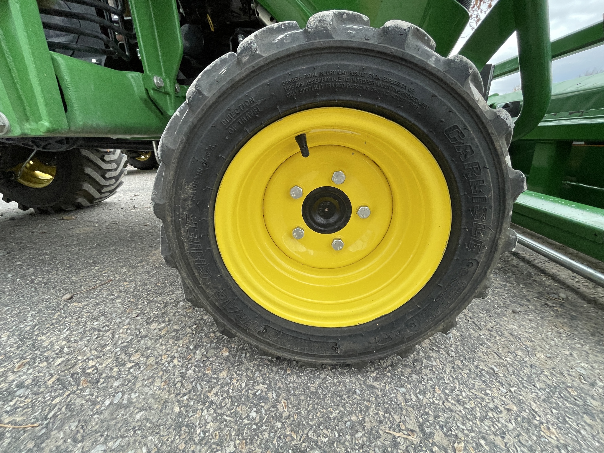 2023 John Deere 1025R Image 11