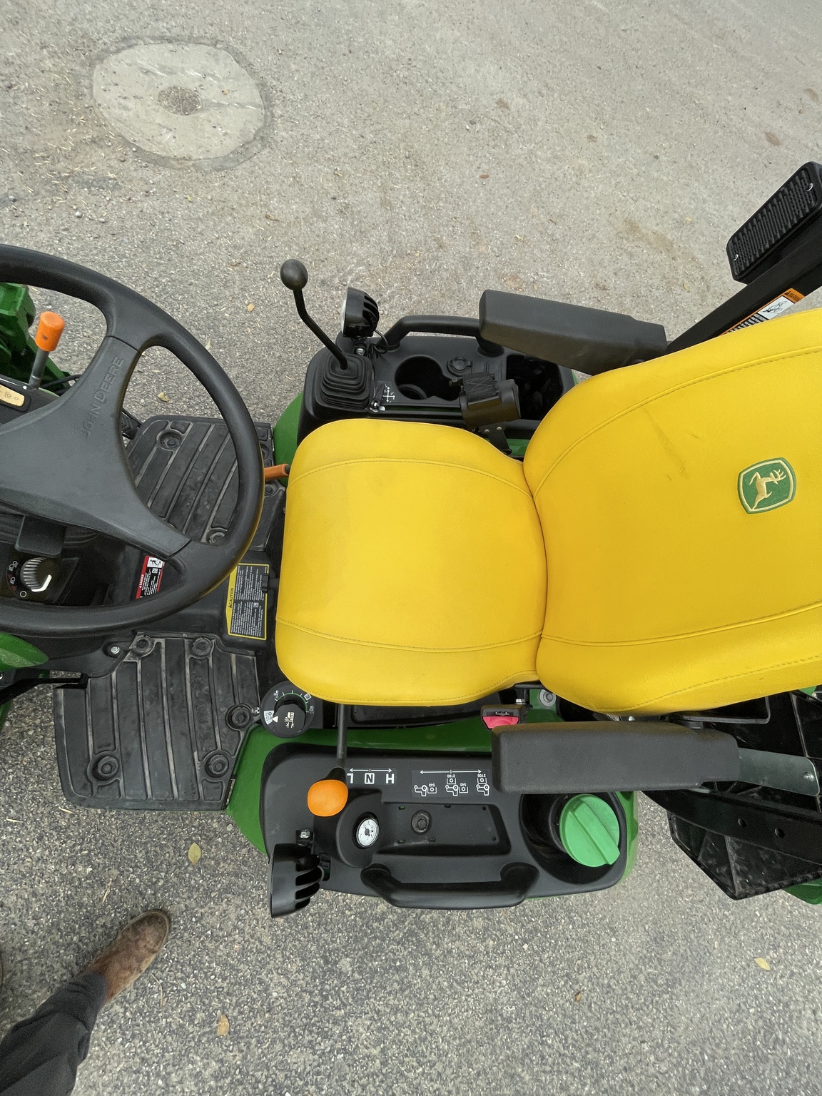 2023 John Deere 1025R Image 15