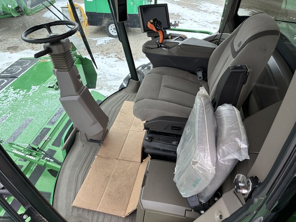 2022 John Deere W235R (7th thumbnail)