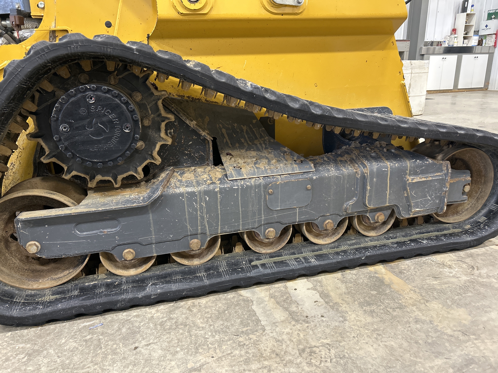 2024 John Deere 331G Image 3