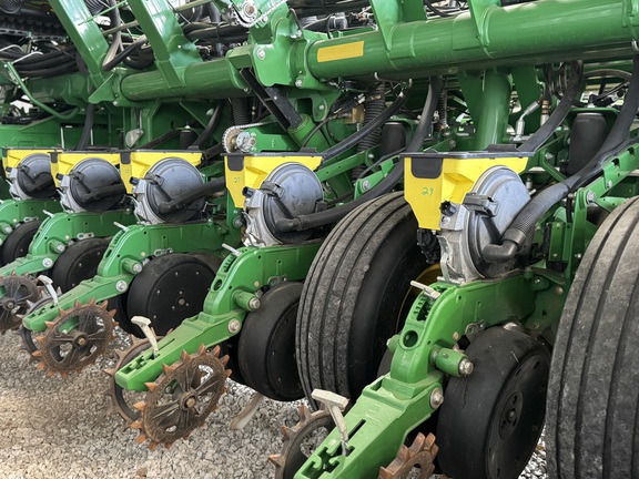 Photo of 2016 John Deere 1795