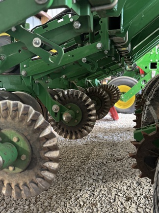 Photo of 2016 John Deere 1795