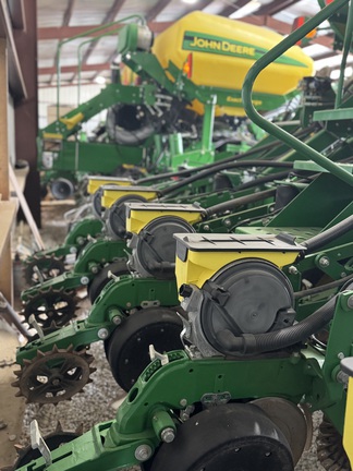 Photo of 2016 John Deere 1795