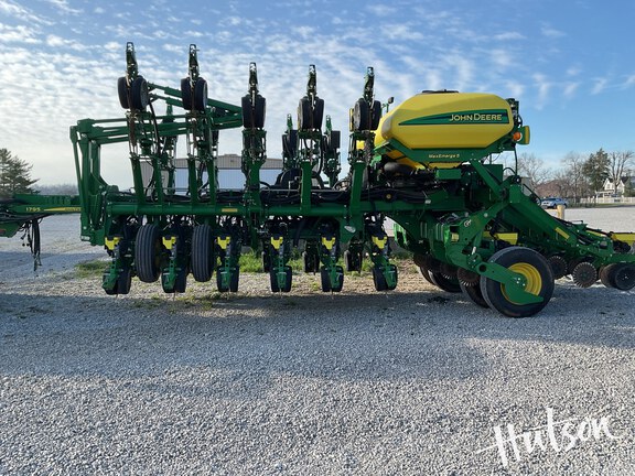 Photo of 2016 John Deere 1795