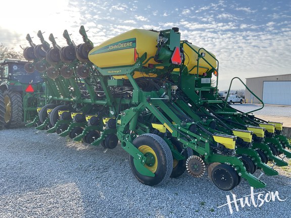 Photo of 2016 John Deere 1795