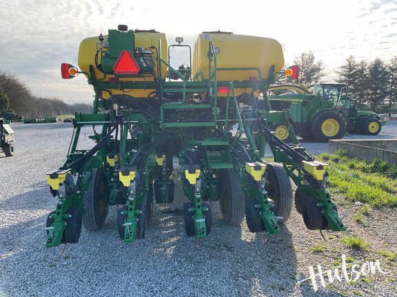 Photo of 2016 John Deere 1795