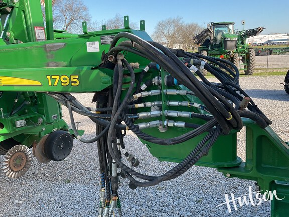 Photo of 2016 John Deere 1795