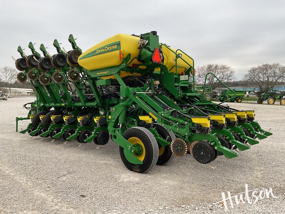 Photo of 2016 John Deere 1795