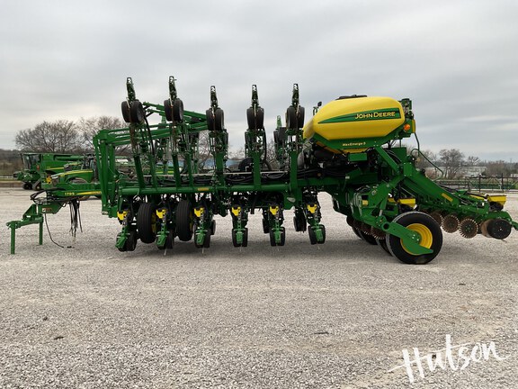 Photo of 2016 John Deere 1795