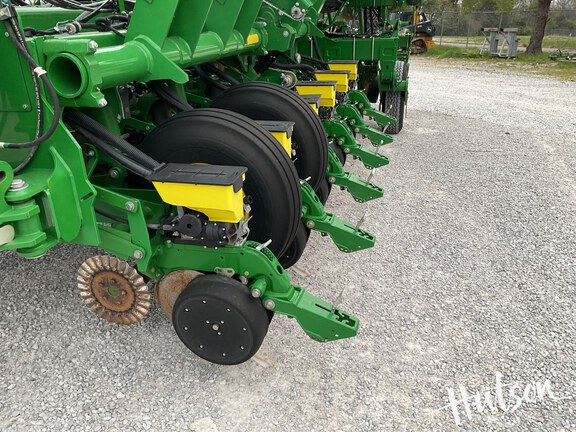 Photo of 2016 John Deere 1795