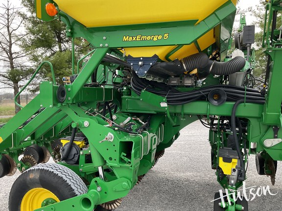 Photo of 2016 John Deere 1795