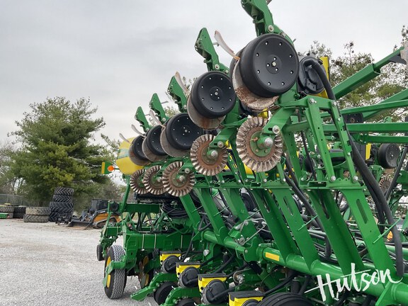 Photo of 2016 John Deere 1795