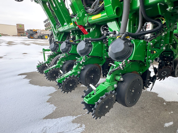 2025 John-Deere 1795