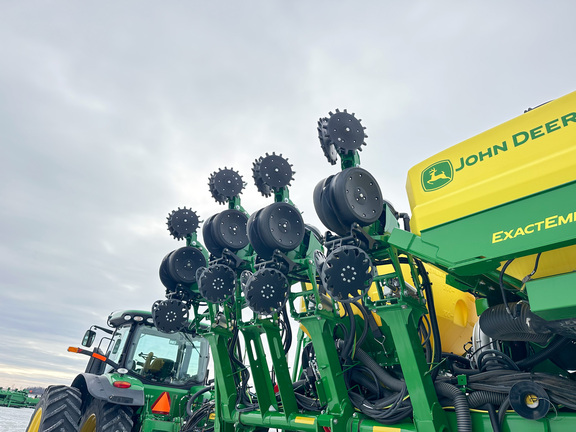 2025 John-Deere 1795