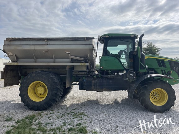 Photo of 2022 John Deere 800R