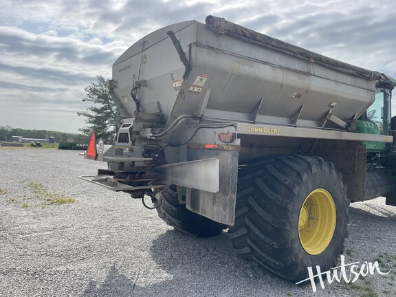 Photo of 2022 John Deere 800R