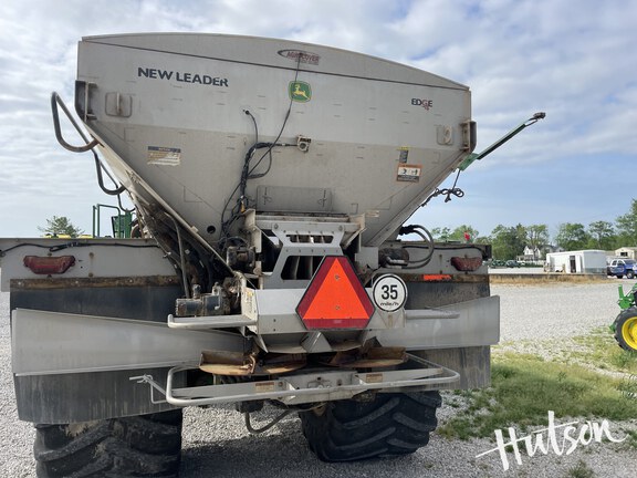 Photo of 2022 John Deere 800R