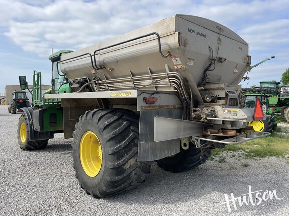 Photo of 2022 John Deere 800R