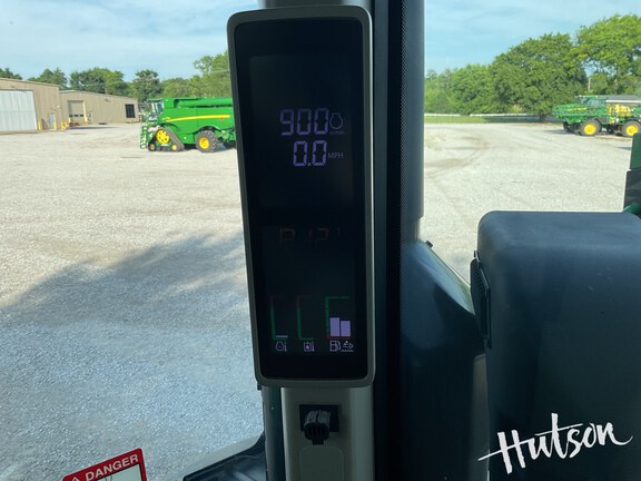 Photo of 2022 John Deere 800R
